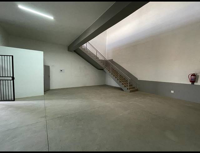 117M² WAREHOUSE TO LET IN COSMO CITY